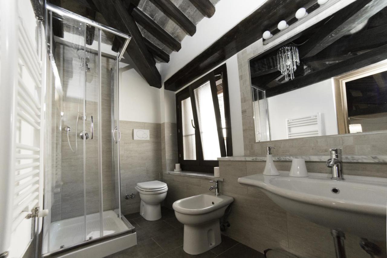 64 Apart Apartment *